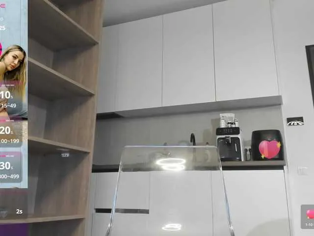 Live sex webcam photo for Megan-Ros #291072473
