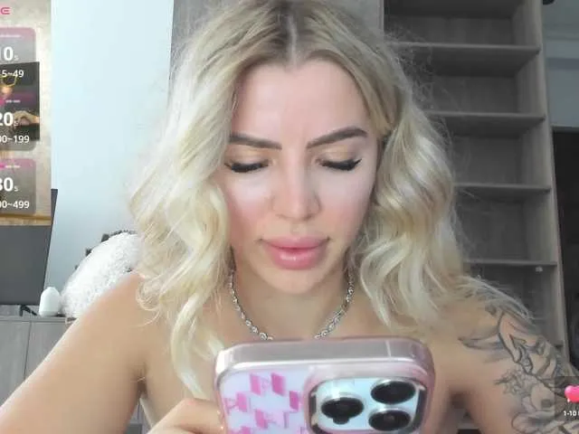 Live sex webcam photo for Megan-Ros #291211825