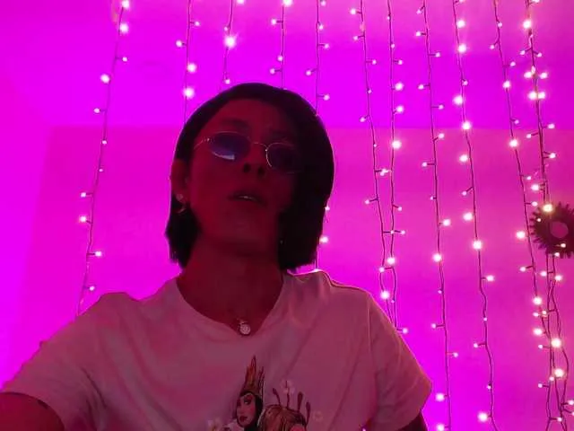 Live sex webcam photo for Megan-martell #290832497