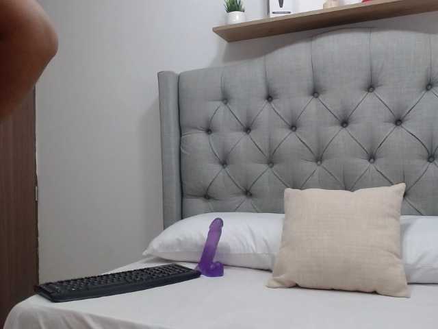 Live sex webcam photo for Megan-sweet22 #272247974