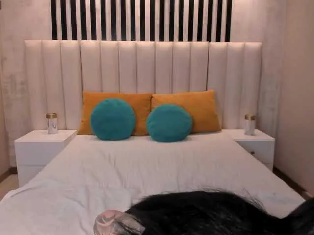 Live sex webcam photo for MeganCross #292338015