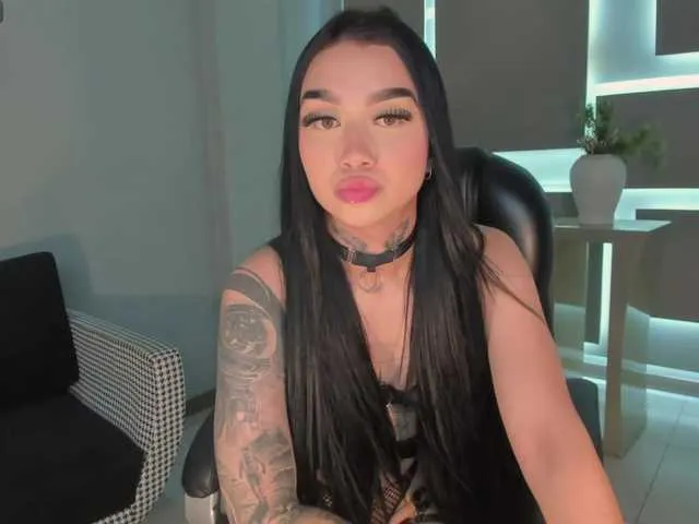 Live sex webcam photo for MeganCross #292399759