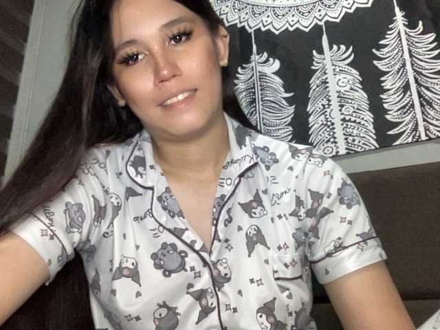 Live sex webcam photo for MeganEmma0 #291389570