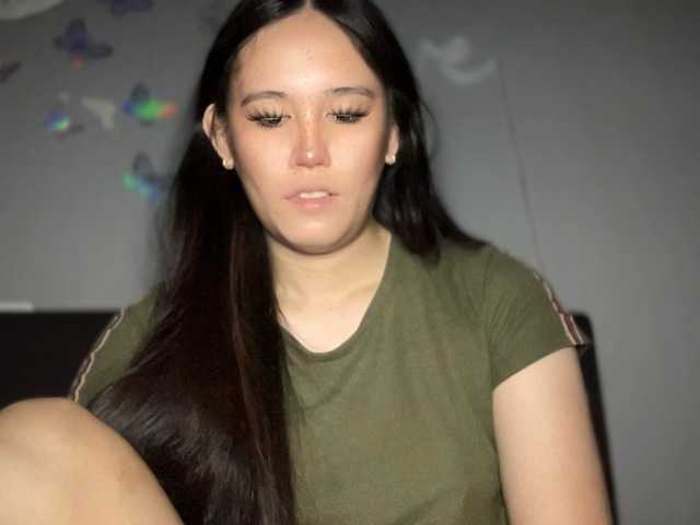 Live sex webcam photo for MeganEmma0 #291912048