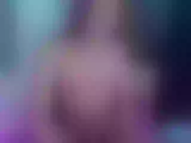 Live sex webcam photo for MeganHot15 #291055902