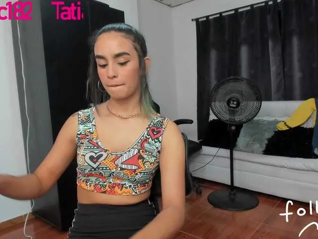 Live sex webcam photo for MeganMclovin1 #272247599