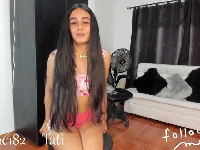 Live sex webcam photo for MeganMclovin1 #272494540