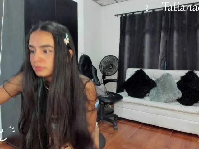 Live sex webcam photo for MeganMclovin1 #272638259