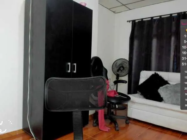 Live sex webcam photo for MeganMclovin1 #272948144