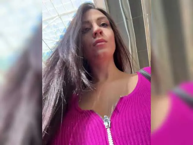 Live sex webcam photo for MeganOrtega #291974346