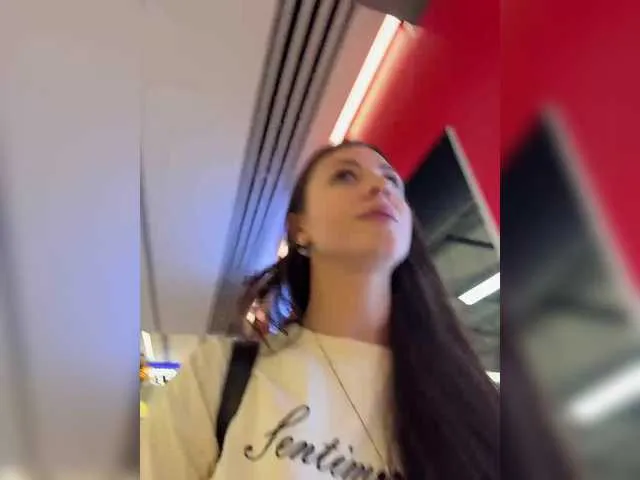 Live sex webcam photo for MeganOrtega #291996792