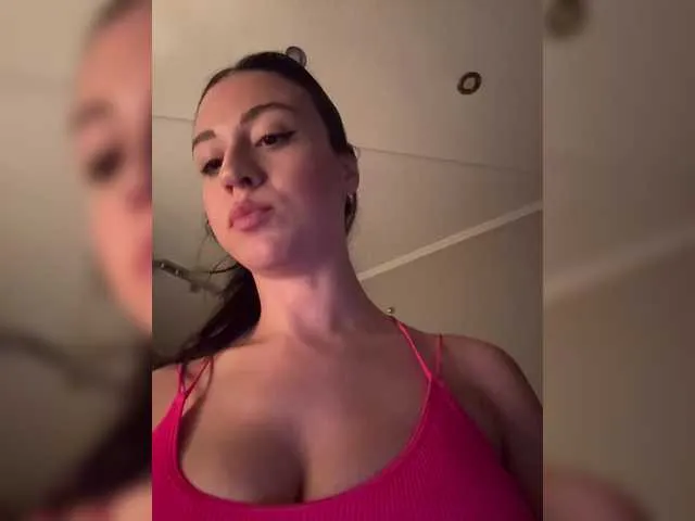 Live sex webcam photo for MeganOrtega #292157693