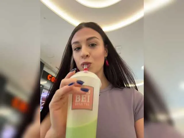 Live sex webcam photo for MeganOrtega #292355295