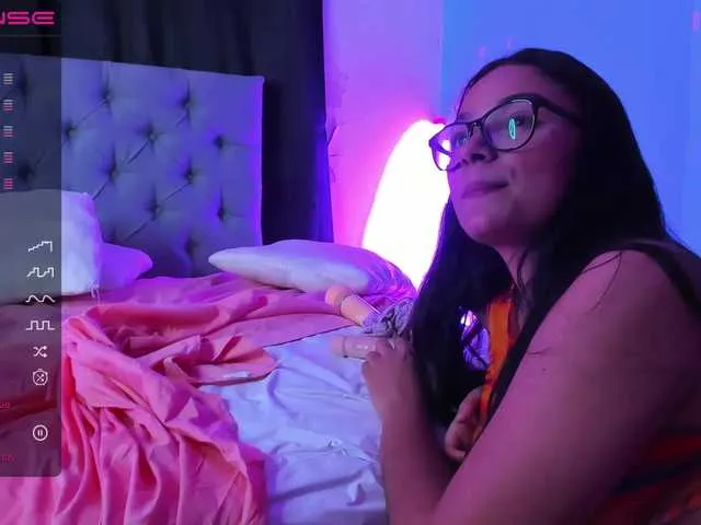Live sex webcam photo for MeganThornee2 #276056096