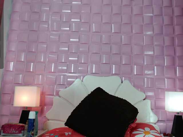 Live sex webcam photo for MeganWade #277932548