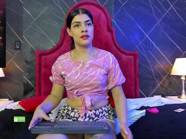 Live sex webcam photo for MeganWade #287184660