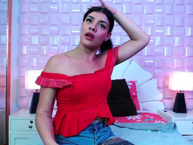 Live sex webcam photo for MeganWade #290176401