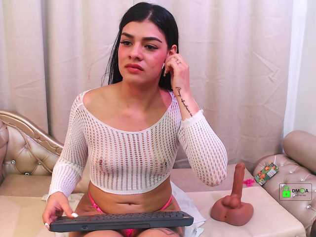 Live sex webcam photo for MeganWade #290275089