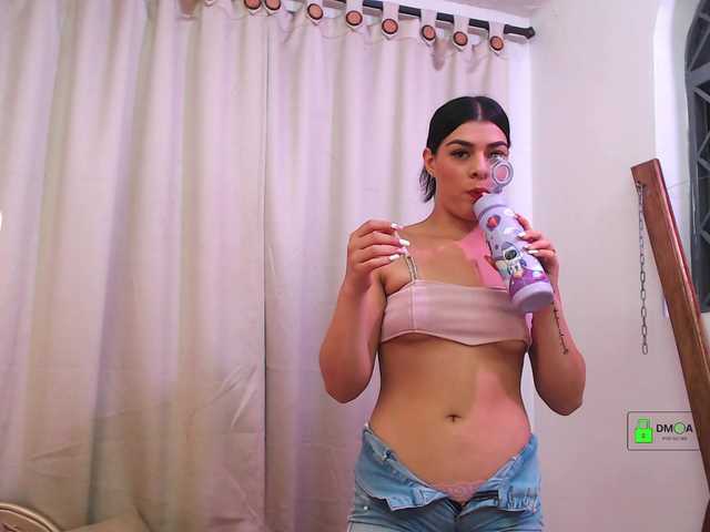 Live sex webcam photo for MeganWade #290279887