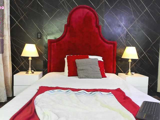 Live sex webcam photo for MeganWade #290401942