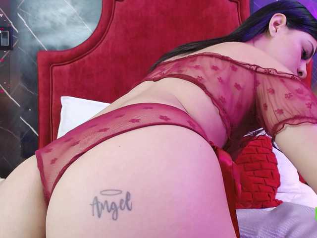 Live sex webcam photo for MeganWade #290574518