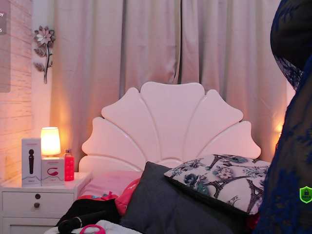 Live sex webcam photo for MeganWade #291386319