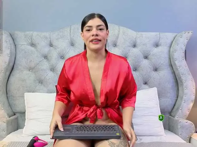 Live sex webcam photo for MeganWade #292764766