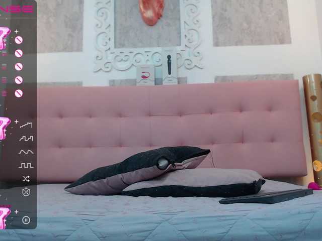 Live sex webcam photo for MeganWilliams #275452338