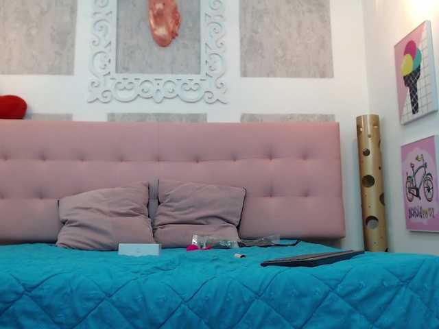 Live sex webcam photo for MeganWilliams #275561600