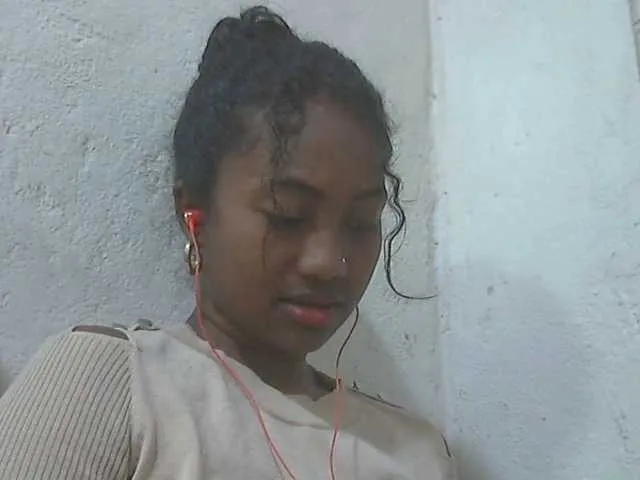 Live sex webcam photo for Megannehot #290742311