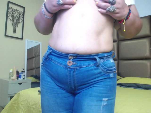 Live sex webcam photo for Megannfux #273641053