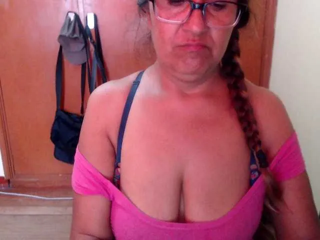 Live sex webcam photo for Meganny2023 #276044651