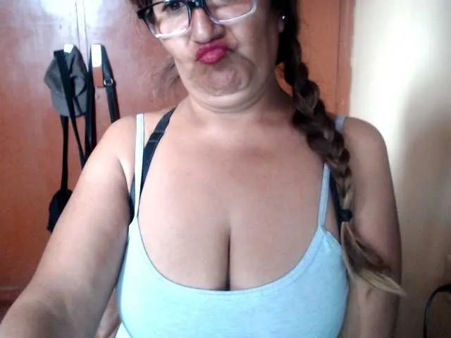 Live sex webcam photo for Meganny2023 #276053945