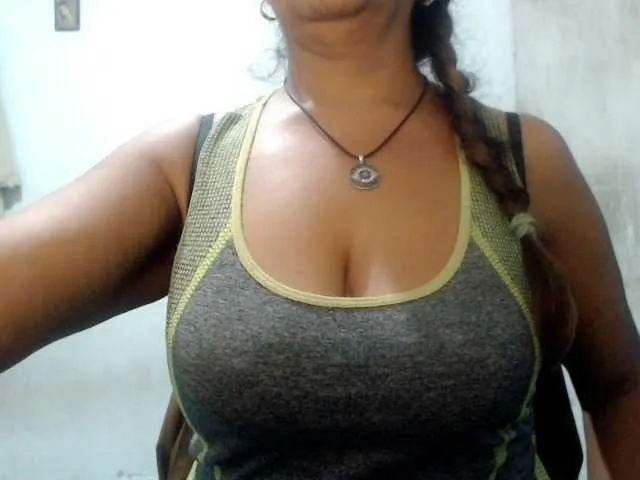 Live sex webcam photo for Meganny2023 #276525919