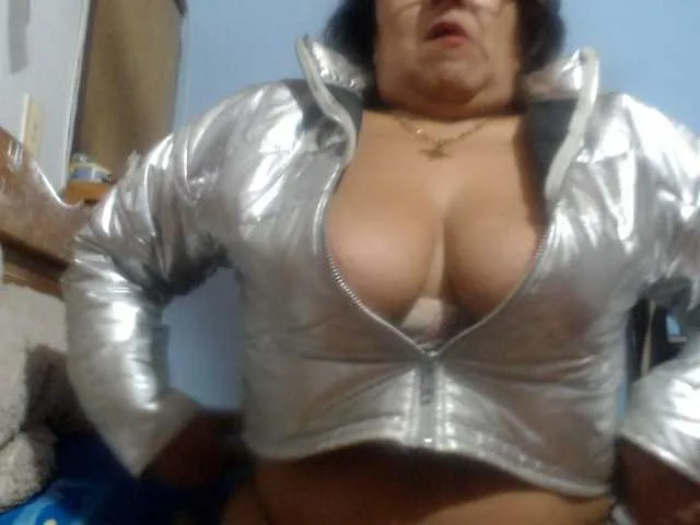 Live sex webcam photo for Meganny2023 #290187822