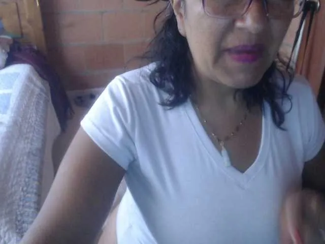 Live sex webcam photo for Meganny2023 #290897405