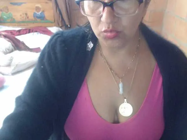 Live sex webcam photo for Meganny2023 #290952670