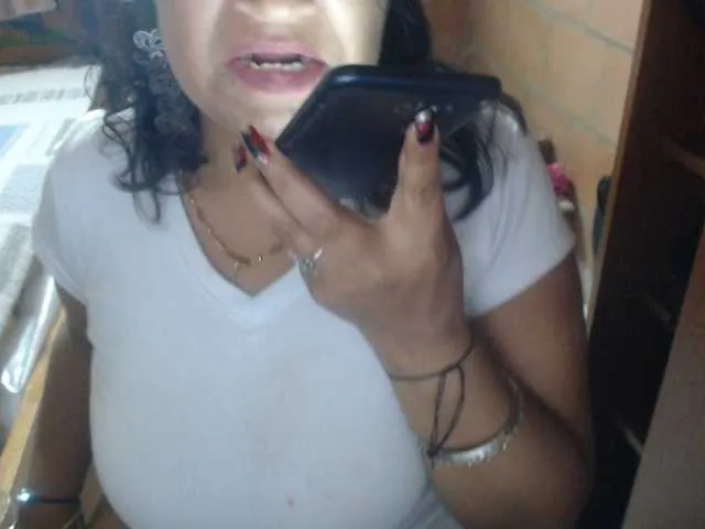 Live sex webcam photo for Meganny2023 #291216555