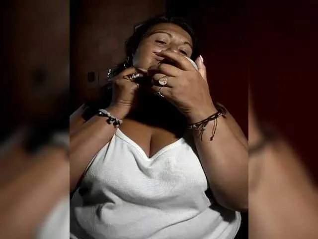 Live sex webcam photo for Meganny2023 #291936999