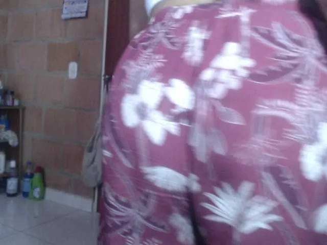 Live sex webcam photo for Meganny2023 #292184643