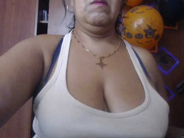 Live sex webcam photo for Meganny2023 #292207993