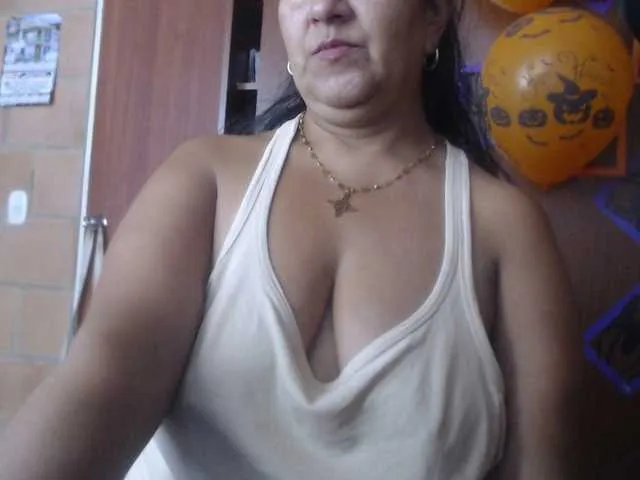 Live sex webcam photo for Meganny2023 #292215147