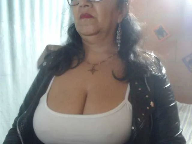 Live sex webcam photo for Meganny2023 #293112605