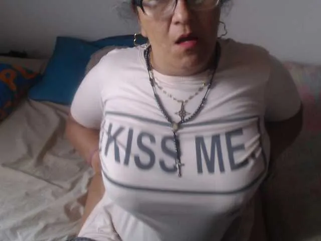 Live sex webcam photo for Meganny2023 #293988097