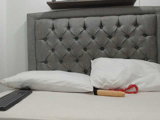 Live sex webcam photo for Meganscott69 #271918167