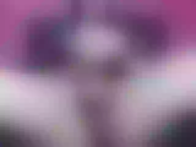 Live sex webcam photo for Megansweett1 #273938790