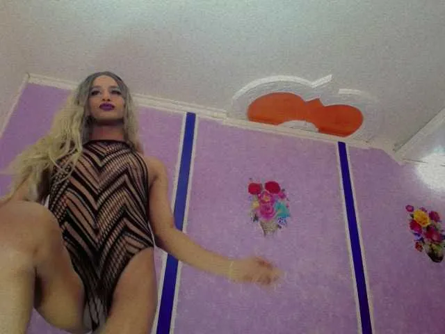 Live sex webcam photo for Megansweett1 #274565018