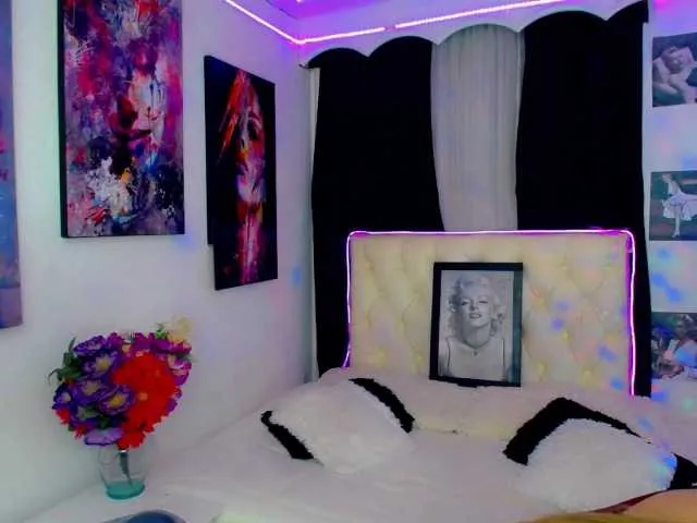 Live sex webcam photo for Megansweett1 #277213330