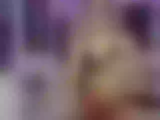Live sex webcam photo for Megansweett1 #277323476