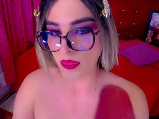 Live sex webcam photo for Megansweett1 #291329909